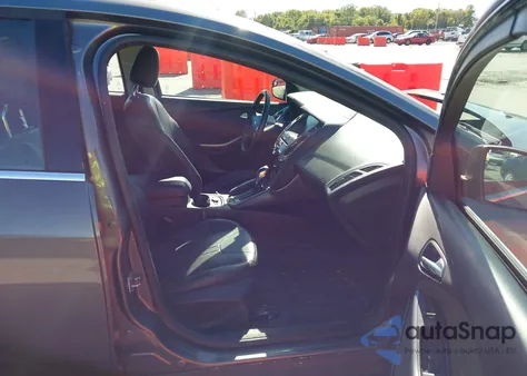 2012 Ford Focus Titanium z USA, uszkodzony, nr VIN 1FAHP3N28CL366579